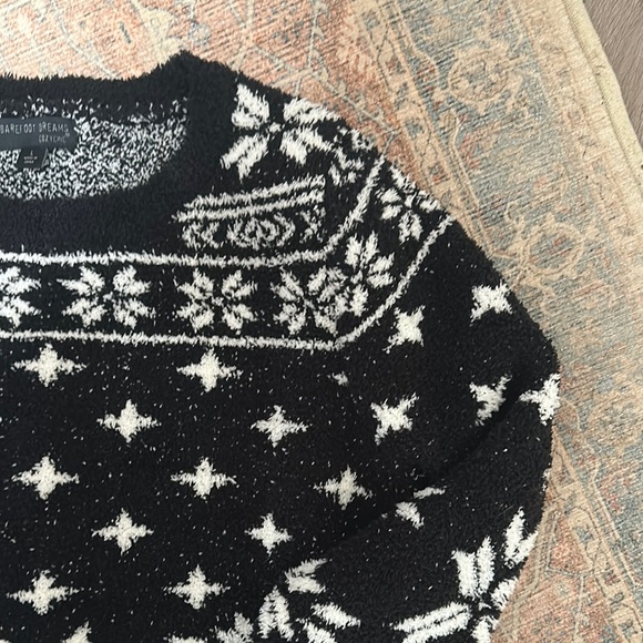 Barefoot Cozy Chic Seaside Black and White Crewneck Sweater - Picture 4 of 6